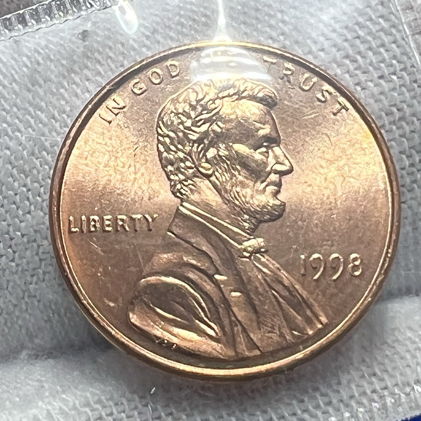 1998-P&D Lincoln Memorial Cents BU in Mint Cello receive 2 coins pictured #3139