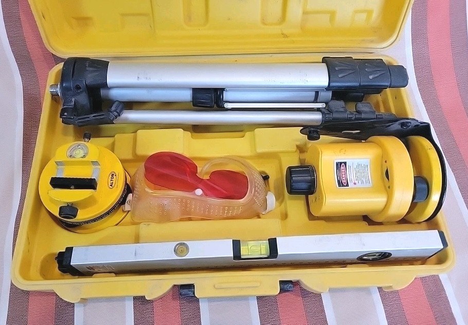 Alton 132300 Professinal Multi-Beam & Rotary Laser level kit in case