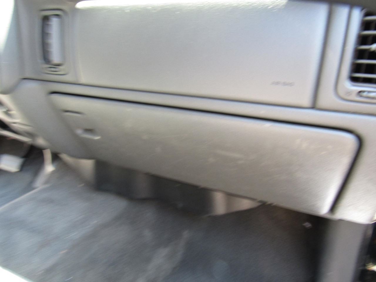 SILVRDO15 2005 Glove Box 1058406