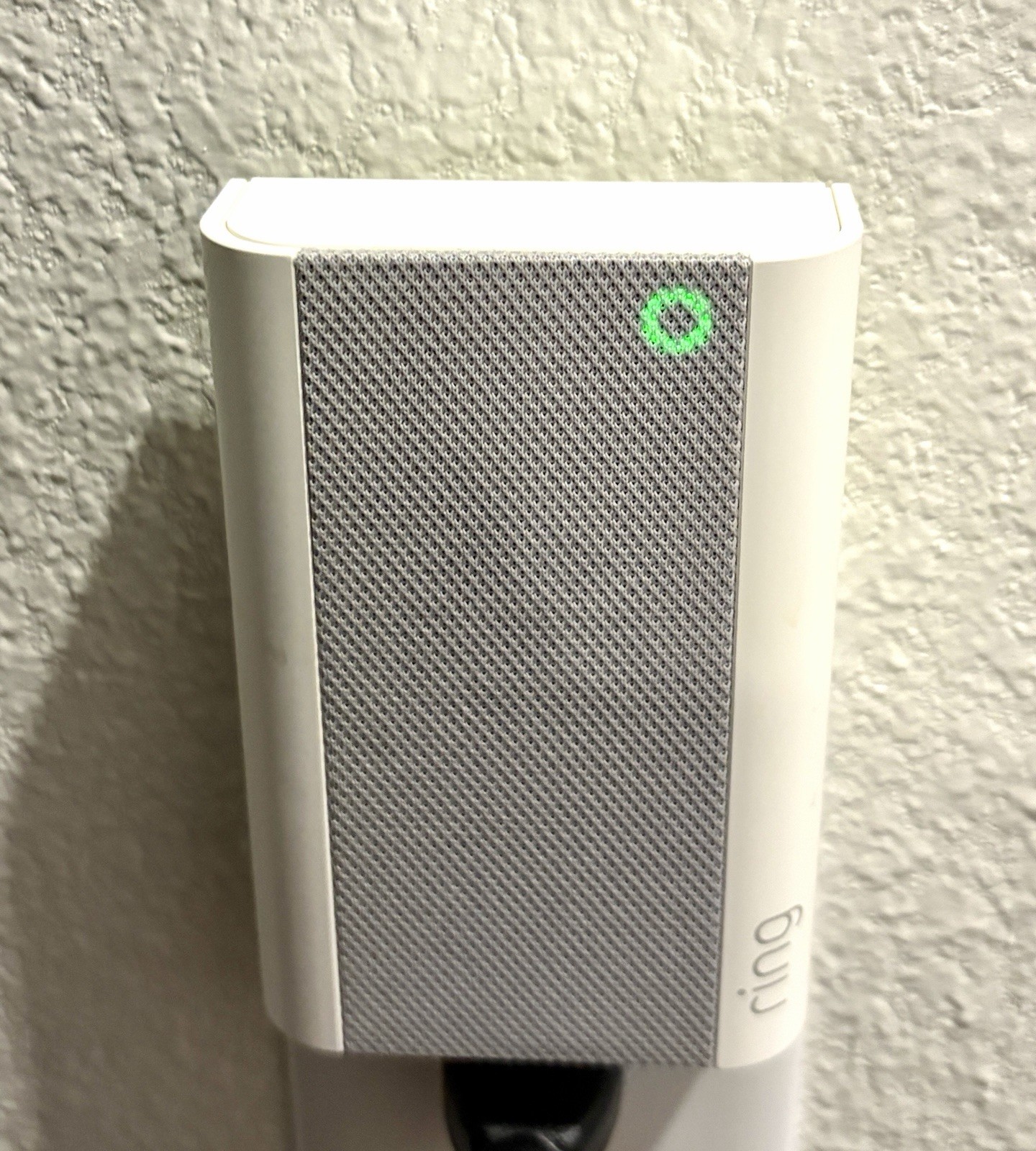 Ring Chime Pro 2nd Gen 5UM2E5 WiFi Extender & Indoor Chime- White-Good Condition
