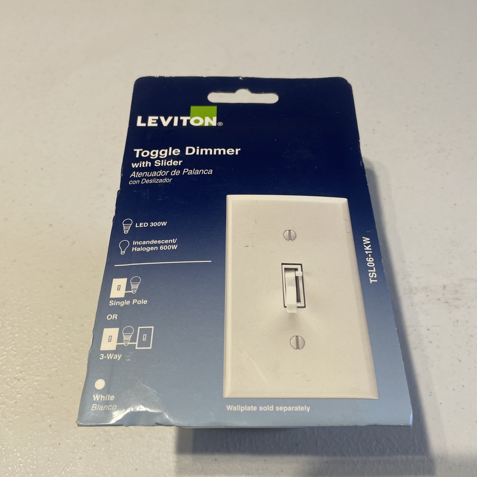 NEW Leviton TSL06-12N 120V White Single-Pole/3-Way Universal Toggle Slide Dimmer