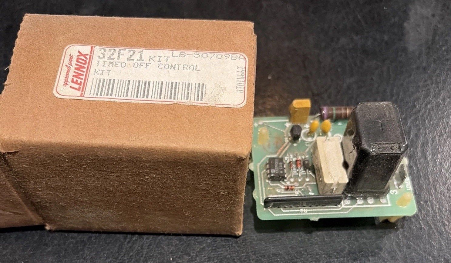 NIB LENNOX 32F21  32F2101 TIMED CONTROL