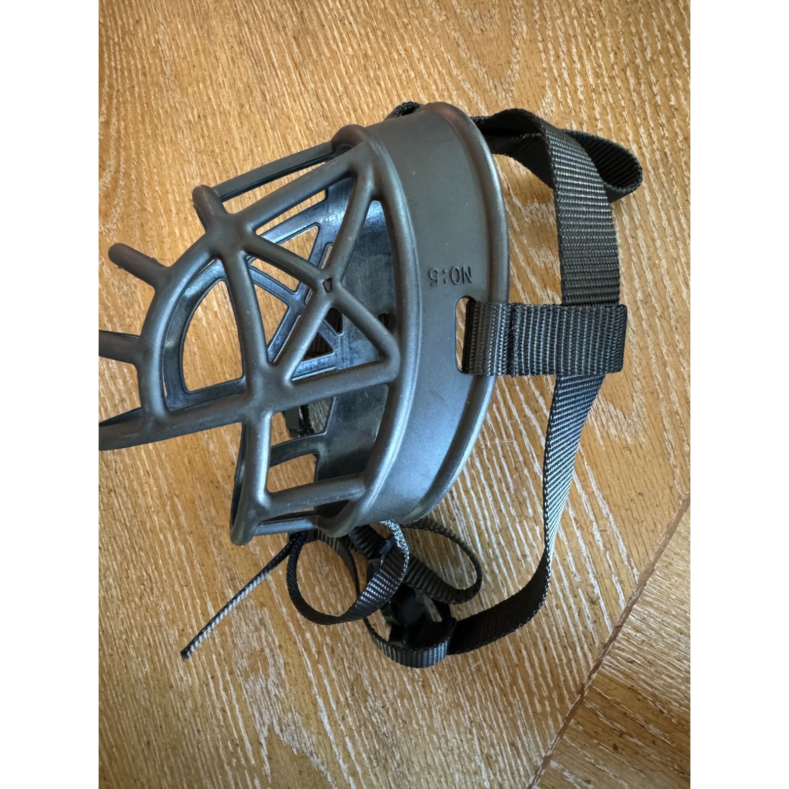 New Large Dog Muzzle 5.5 x 4 Whirlpup black adjustable size 5