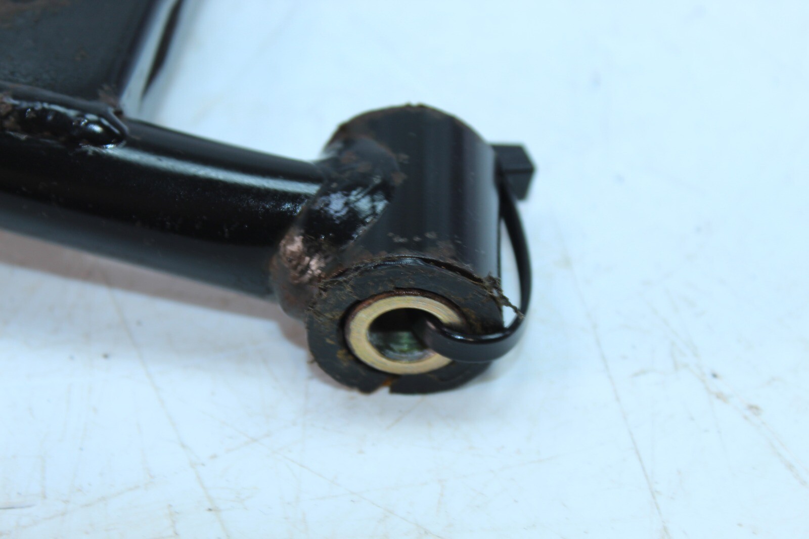 2009-2014 SKI-DOO EXPEDITION 600 FRONT UPPER LEFT ARM BLACK 505072375