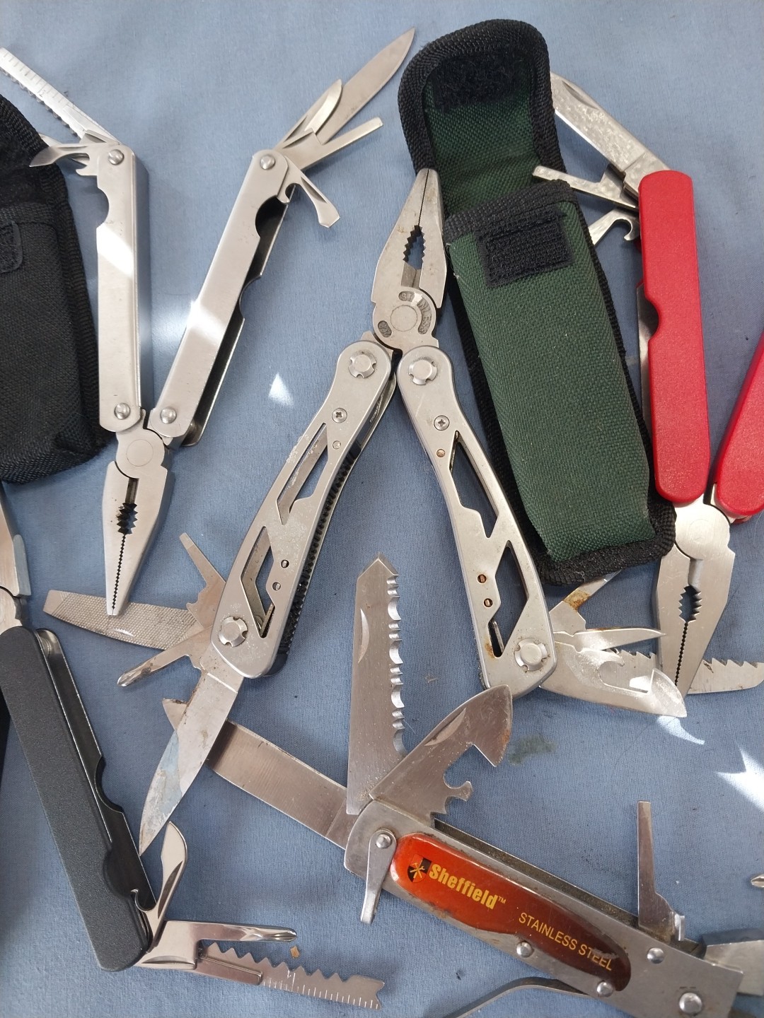 6 multi tools pliers knife screwdriver's file Etc.