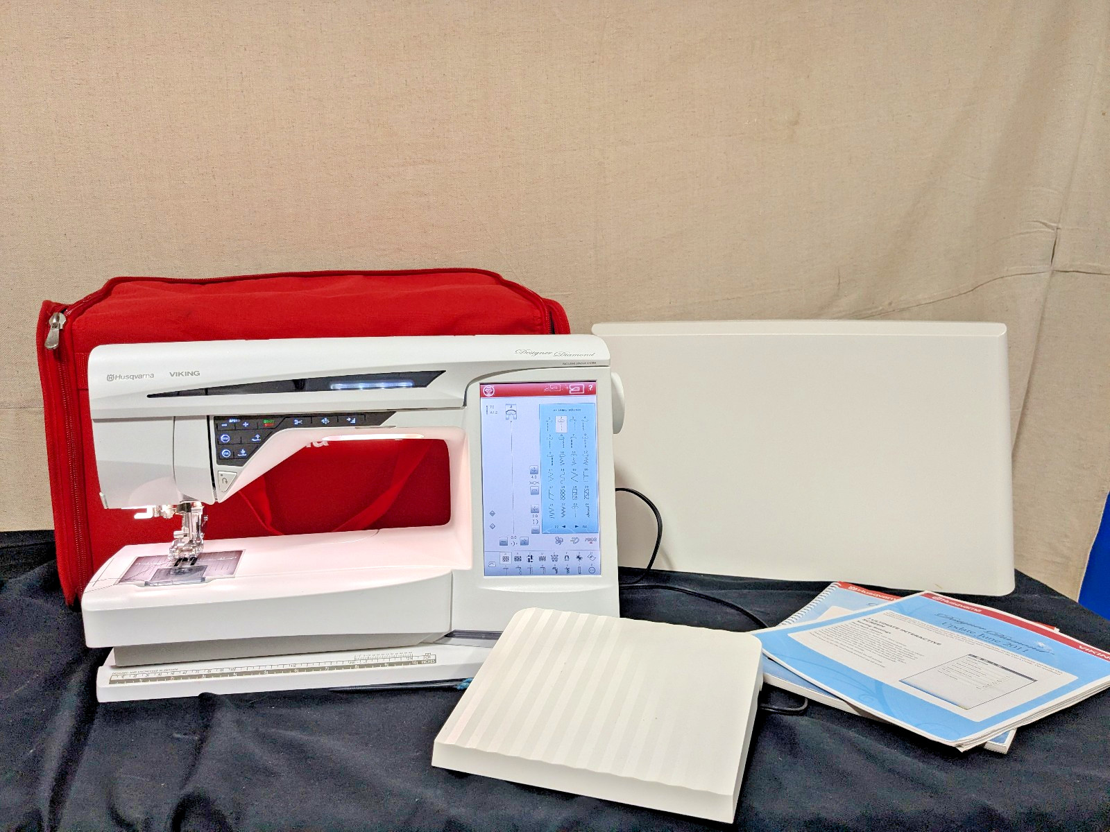 HUSQVARNA VIKING DESIGNER DIAMOND SEWING + EMBROIDERY MACHINE