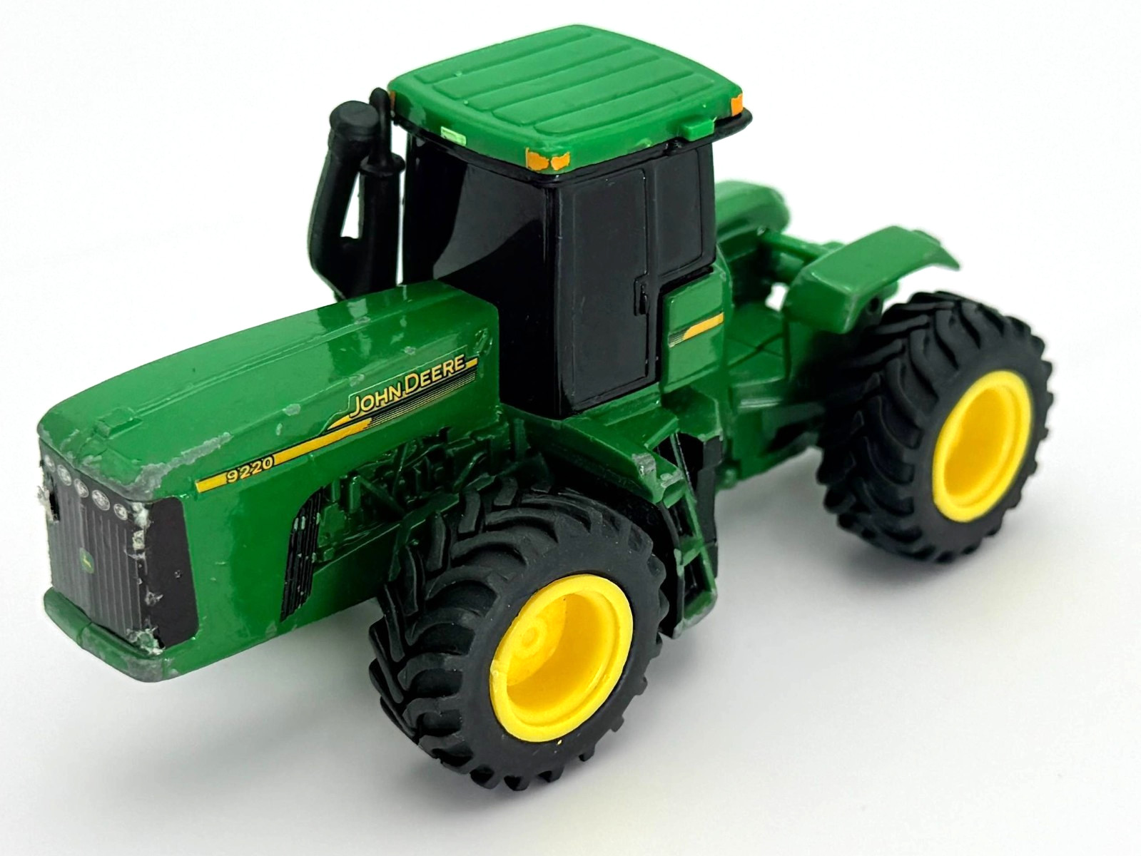 ERTL - John Deere 9220 Tractor - 1:64 Scale (wear)