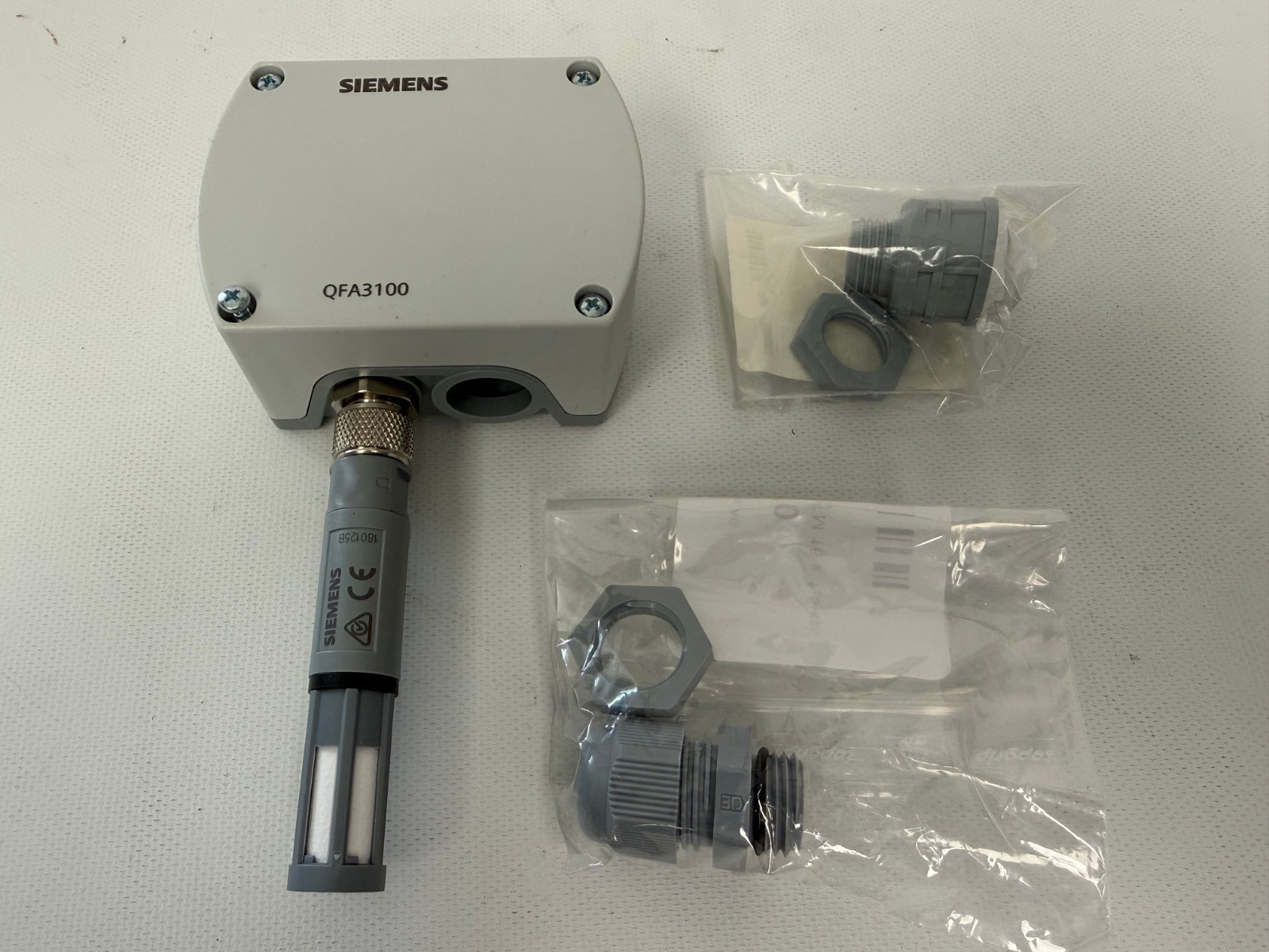 SIEMENS QFA3100 ROOM HUMIDITY SENSOR NEW OPEN BOX