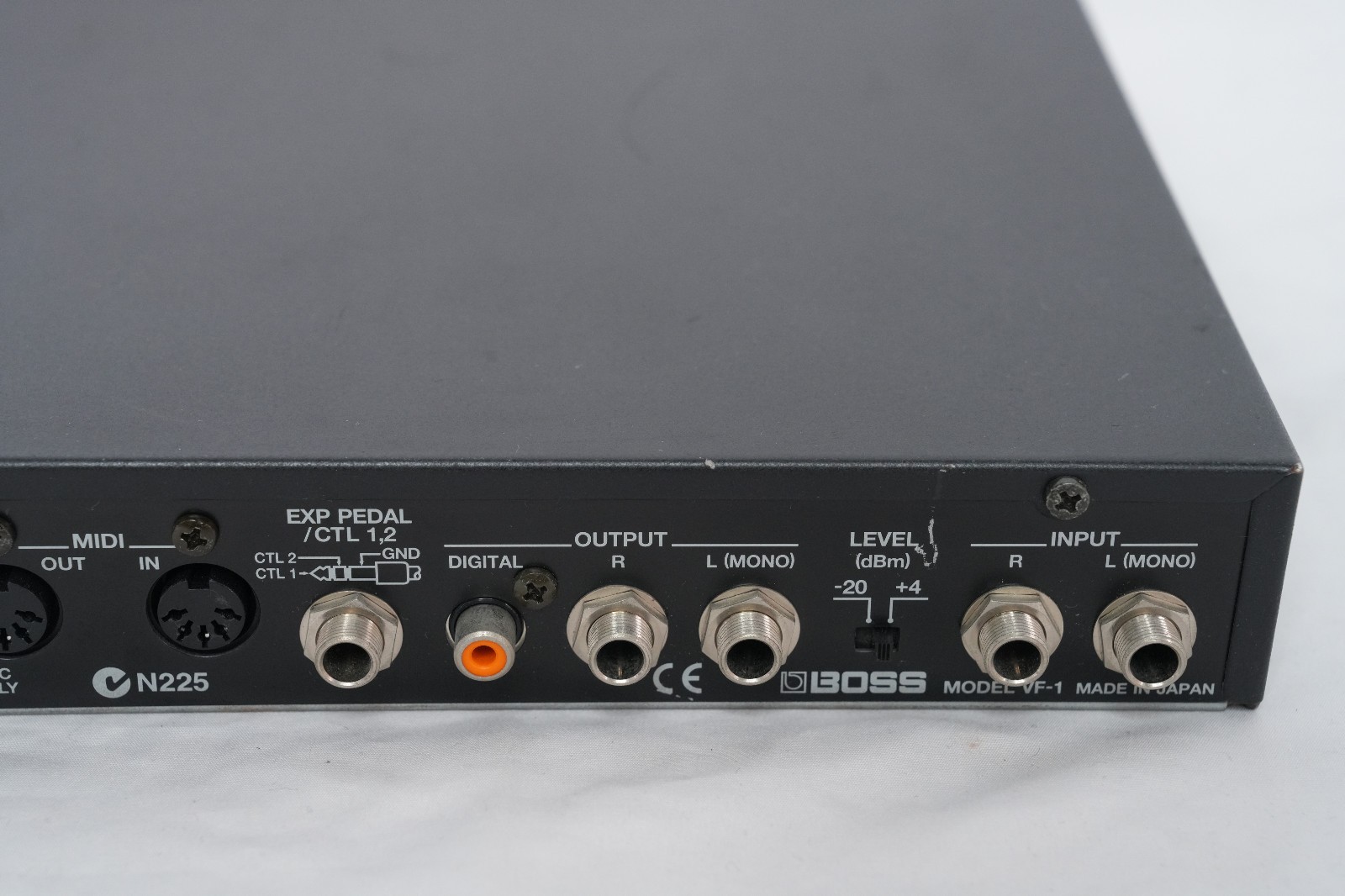 BOSS VF-1 24-BIT MULTIPLE EFFECTS PROCESSOR Guitar Effect