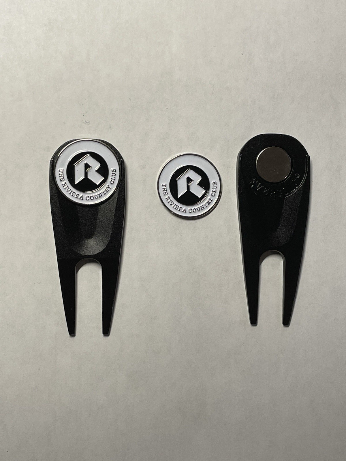The Riviera Country Club 1" Coin Golf Marker & Ergonomic Pocket Golf Divot Tool