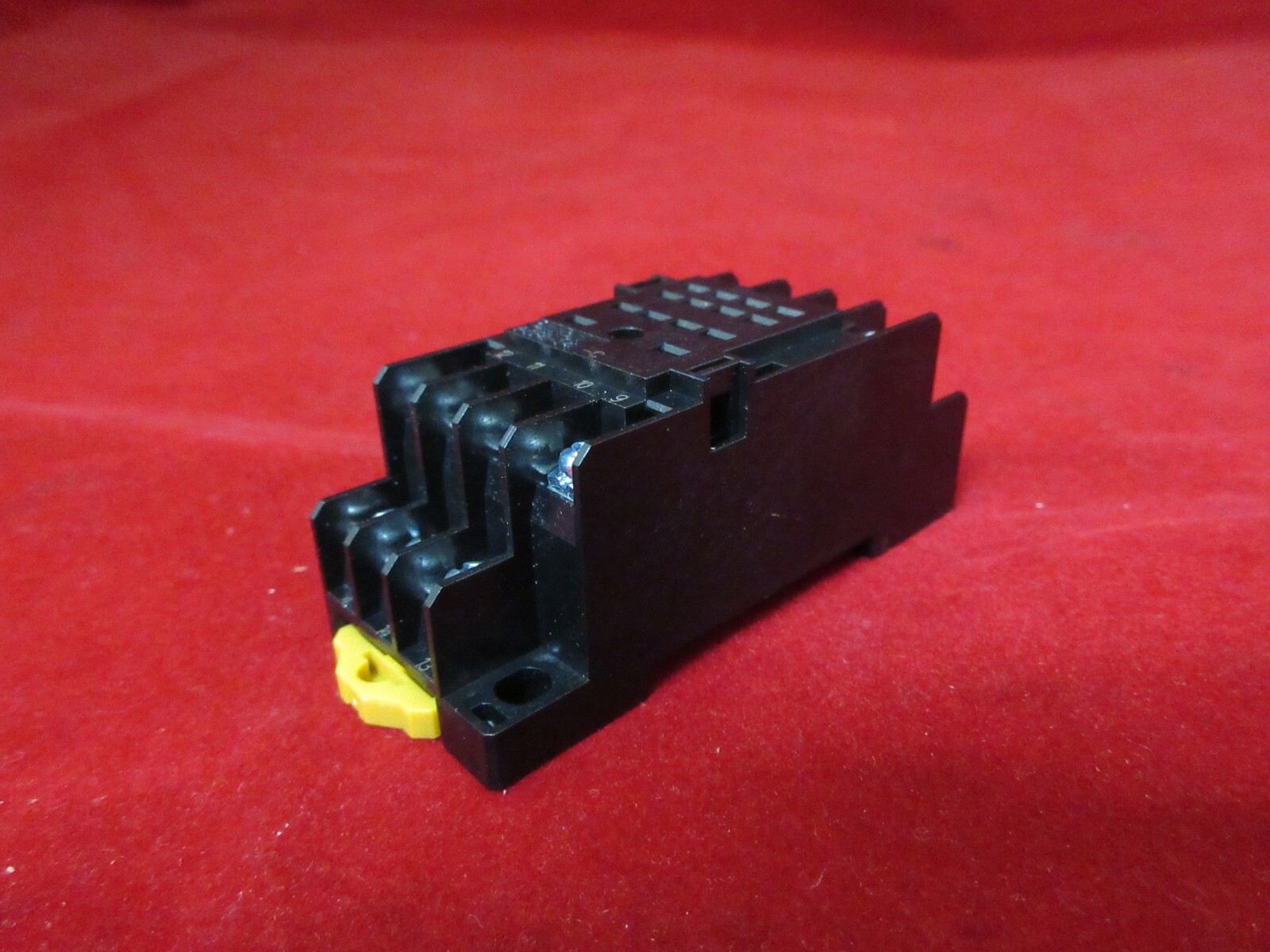 PYFZ-14-C RELAY SOCKET (REPLACEMENT OF PYF-14A)