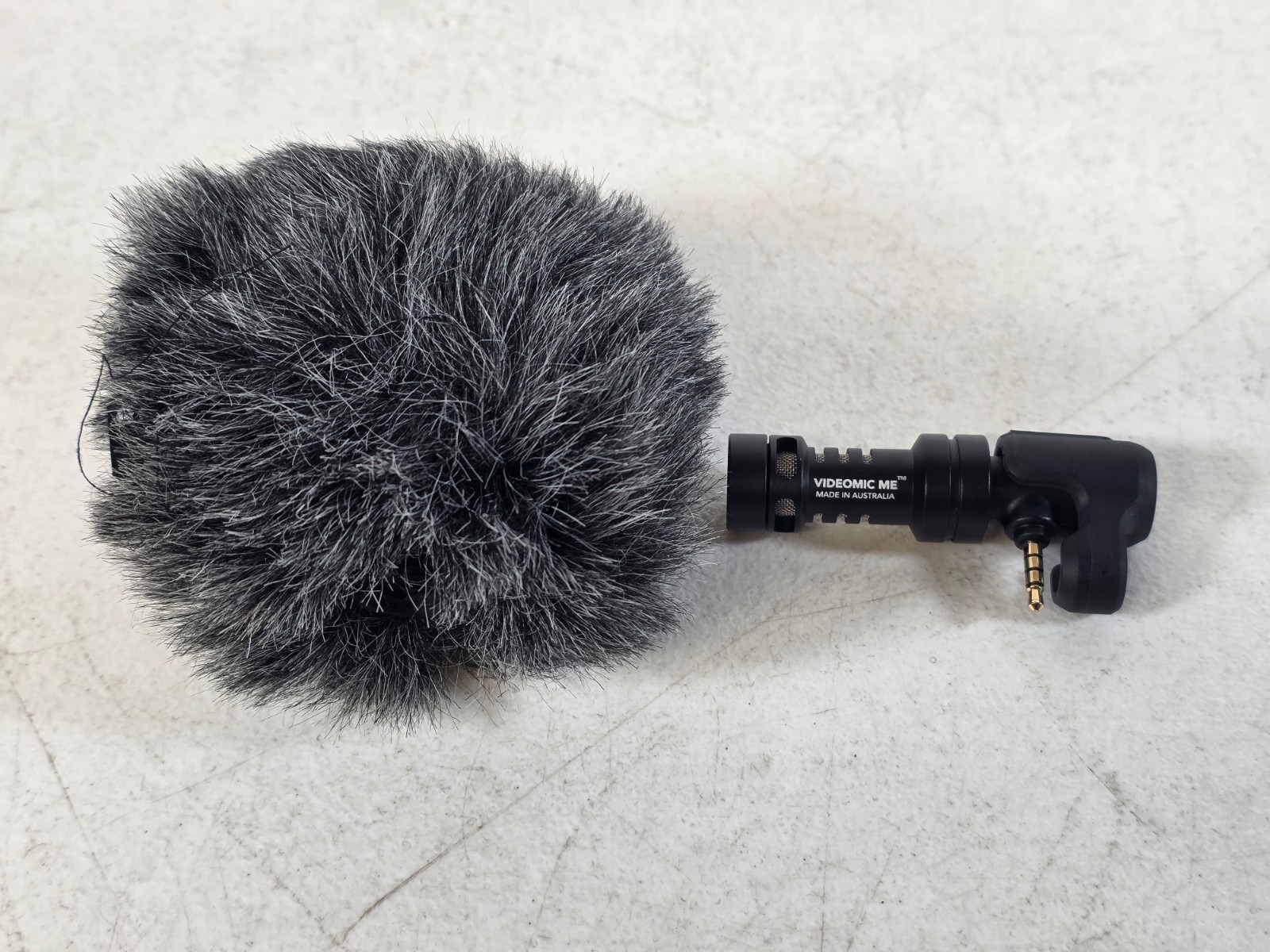 Rode VideoMic Me Directional Microphone w/ Deadcat Windshield for iPhone iPad