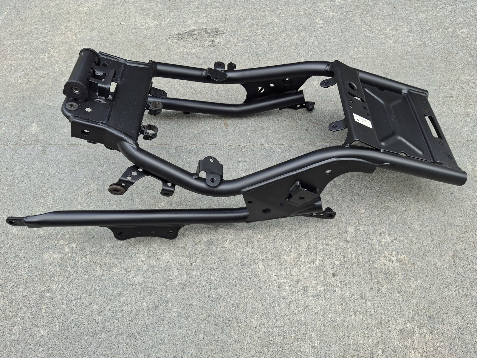 04-09 Yamaha FZ6. Used OEM rear frame comp, straight (p/n 4S8-21190-09).