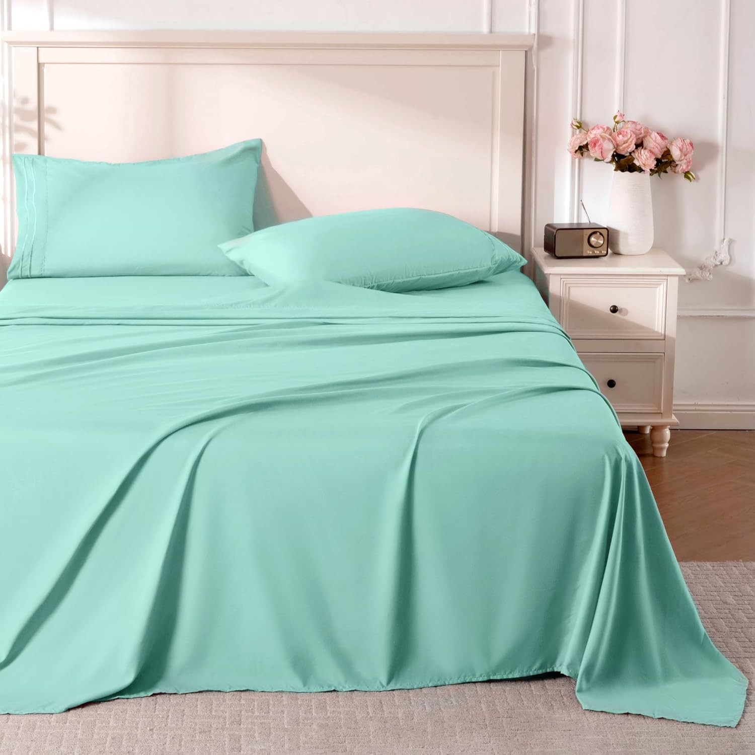 White Queen Sheet Set 4 Pieces Soft Bedding Queen Sheet Set Breathable & Cooling