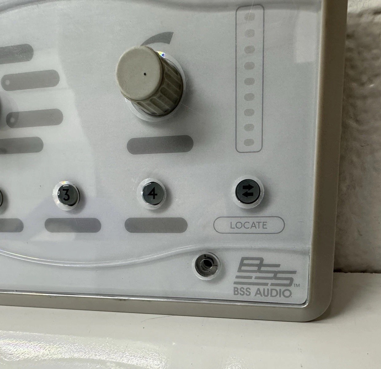 BSS BLU8V2-WHT Programmable Zone Controller