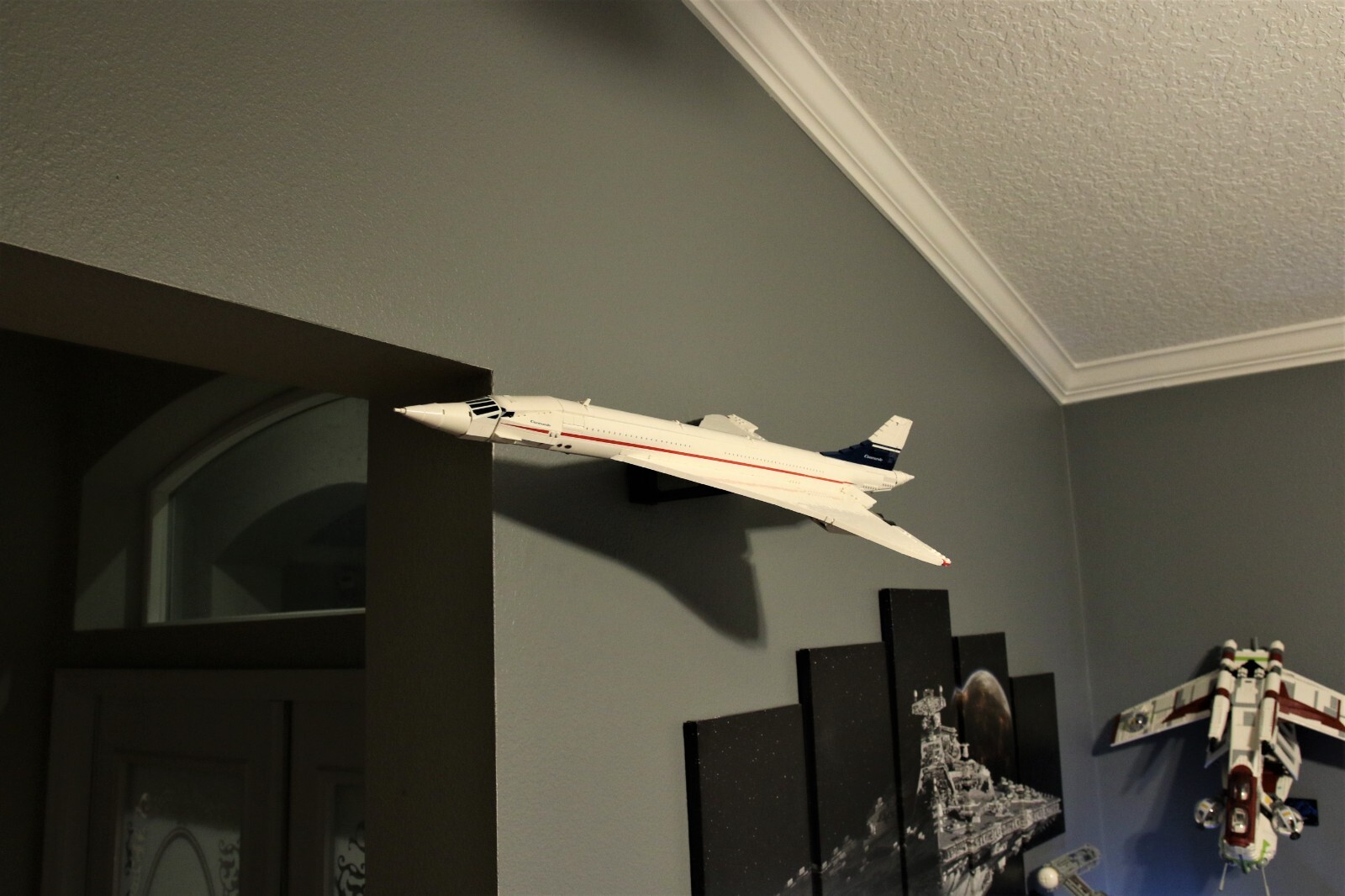 Ultimate Display Solutions wall mount display for Lego 10318 Concorde in flight