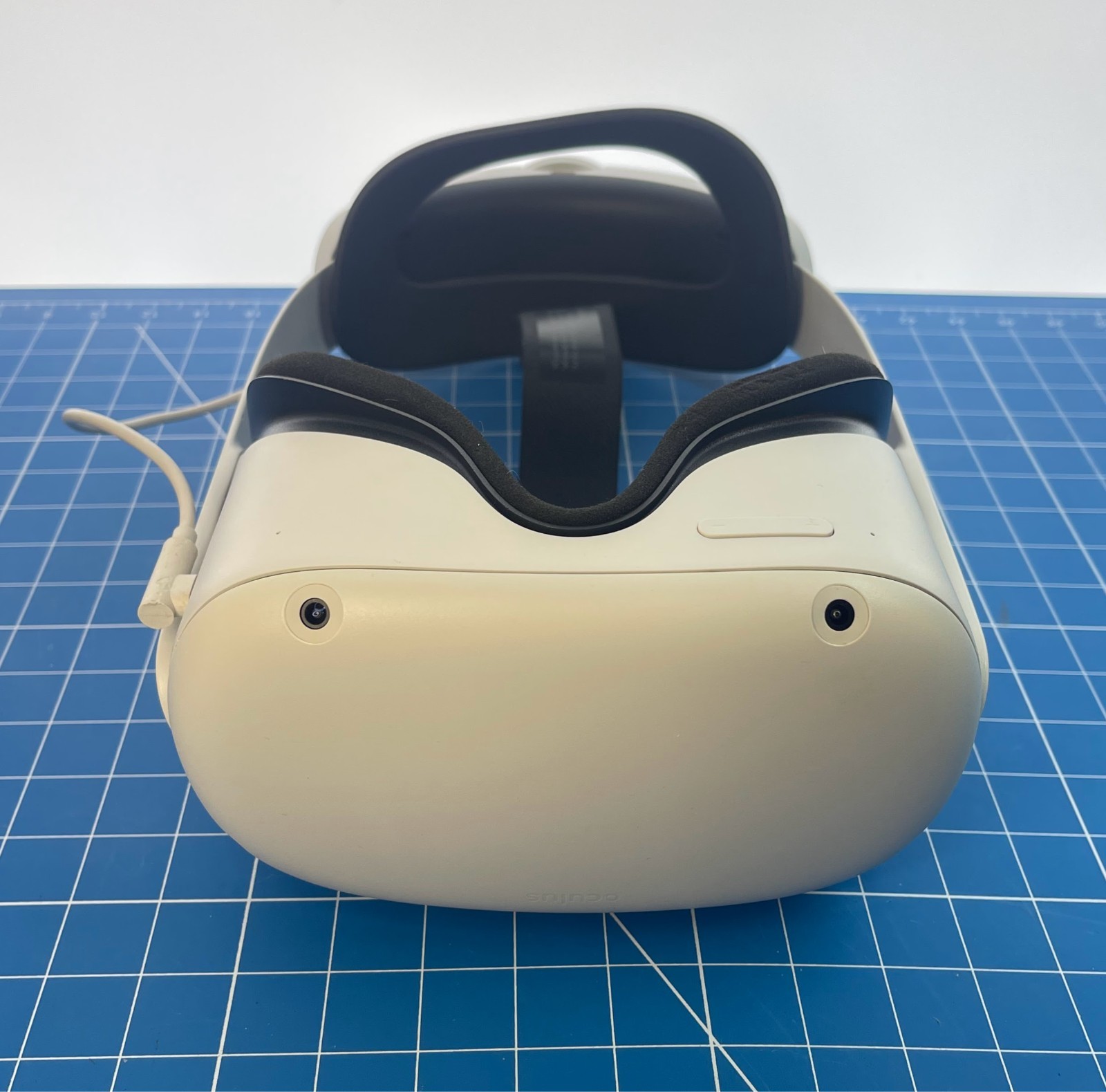 Meta Oculus Quest 2 KW49CM Standalone VR Headset No Controllers Extra Battery