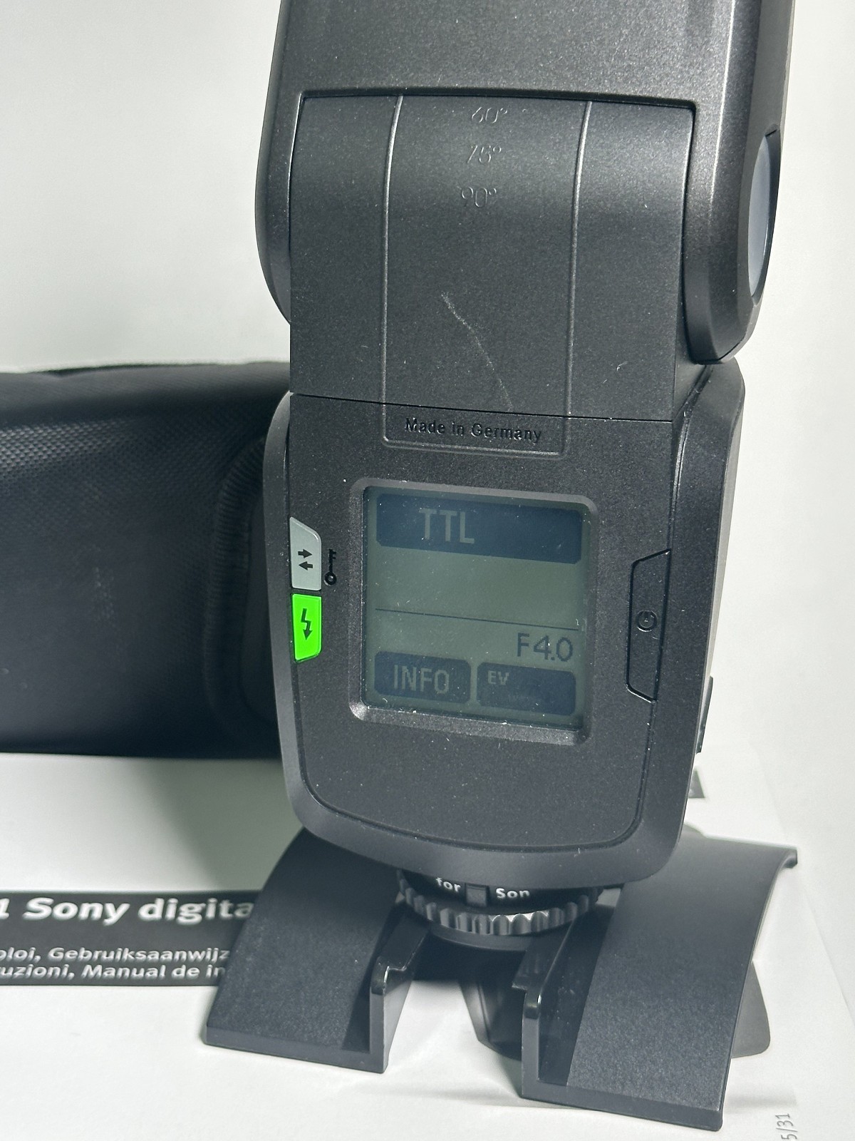 Metz 52 AF-1 Digital Flash for Sony TTL Shoe Mount Touchscreen