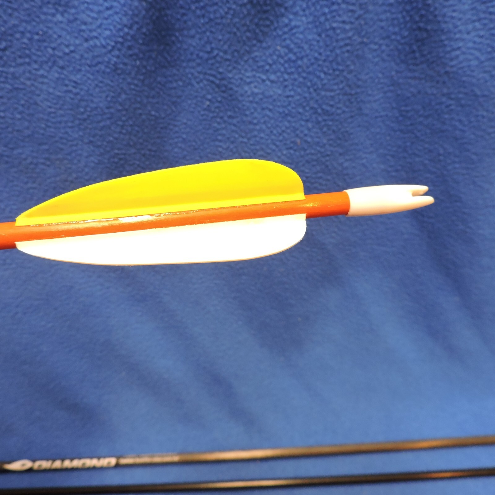 Diamond Archery Youth Quiver plus 7 Arrows