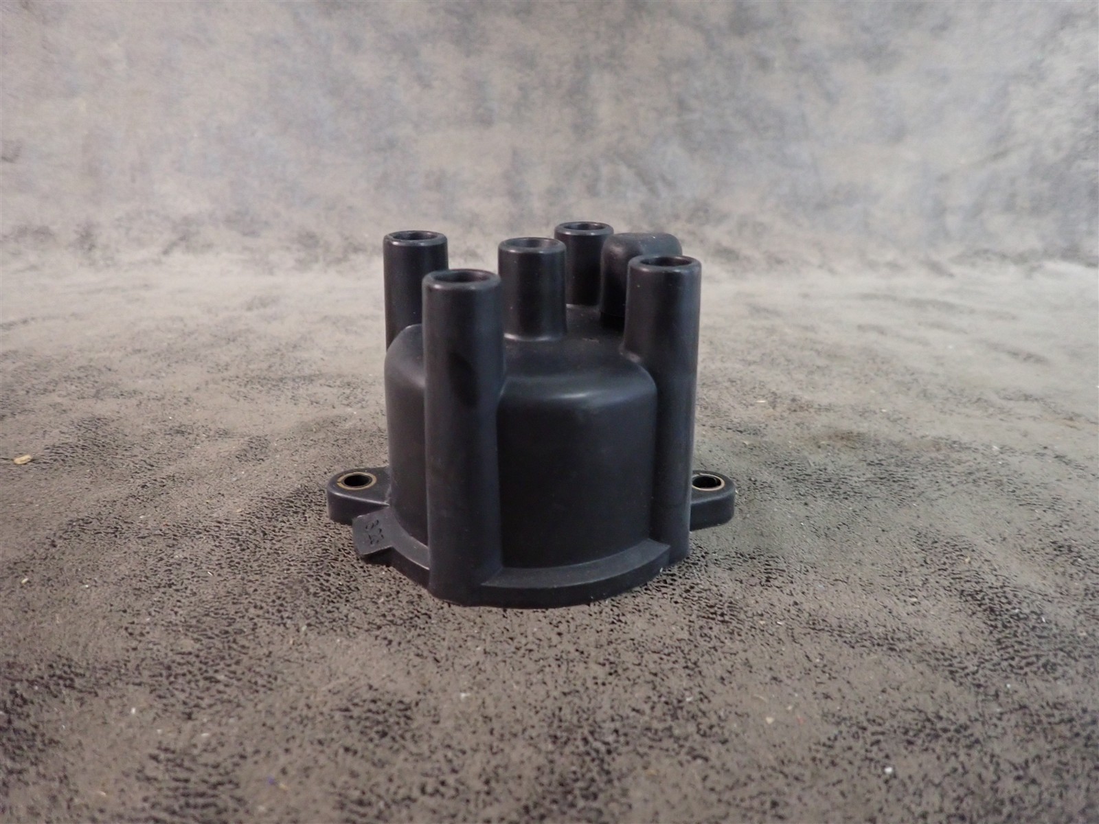 NEW WVE 5D1154 Distributor Cap (G216)