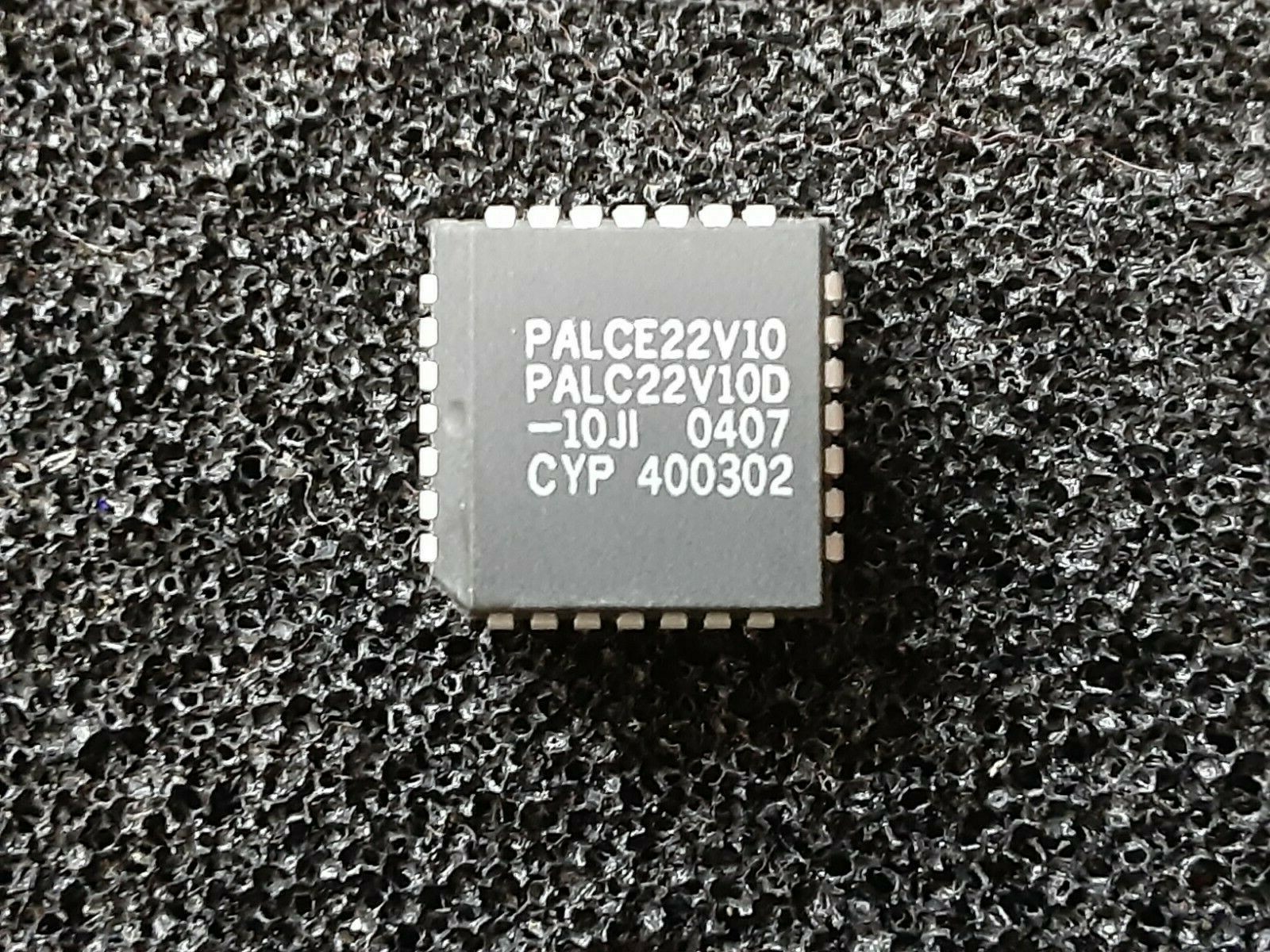 Cypress PALC22V10D-10JI Flash-erasable Reprogrammable CMOS PAL Industrial IC
