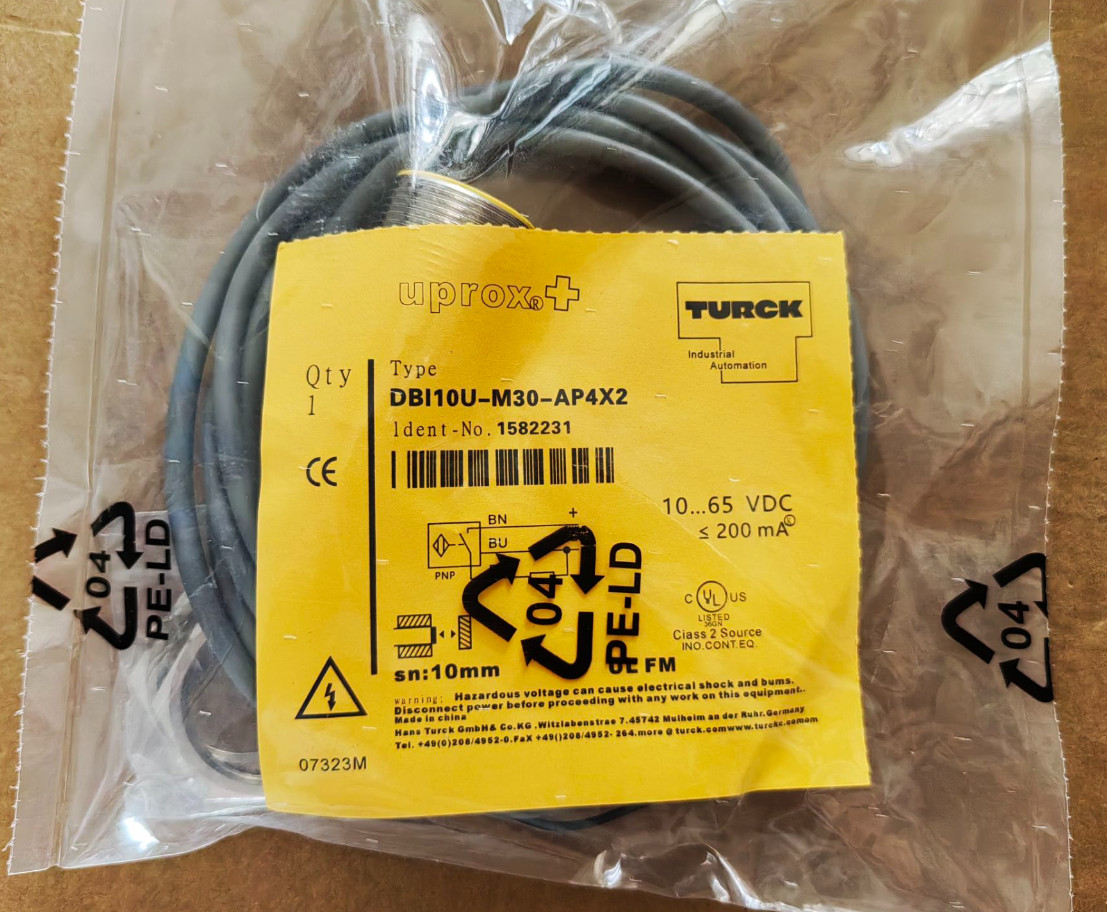 New For TURCK DBI10U-M30-AP4X2 1582231 Inductive sensor PNP