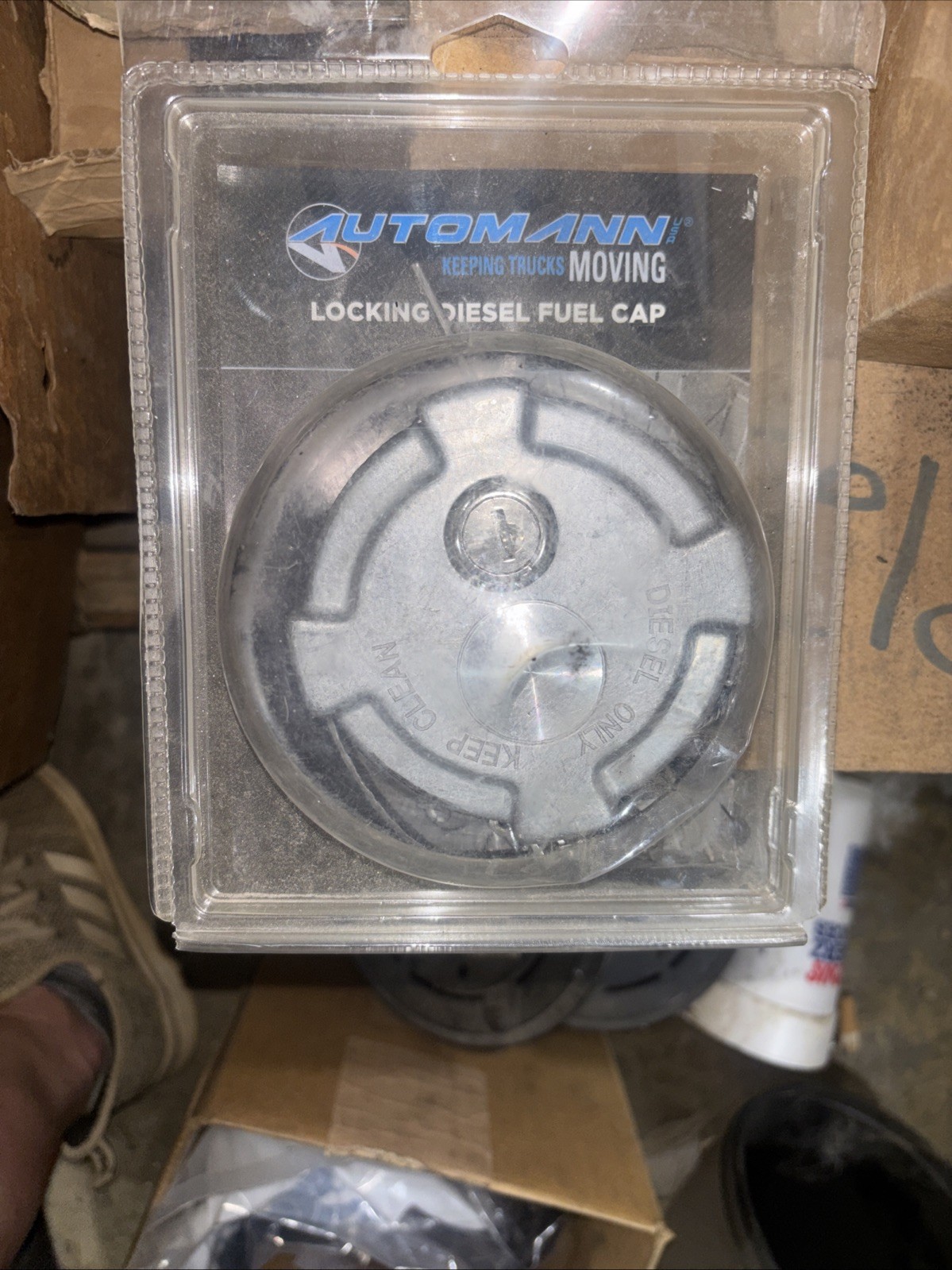 Automann 572.1047 - Fuel Cap Locking Non-Vented for Kenworth