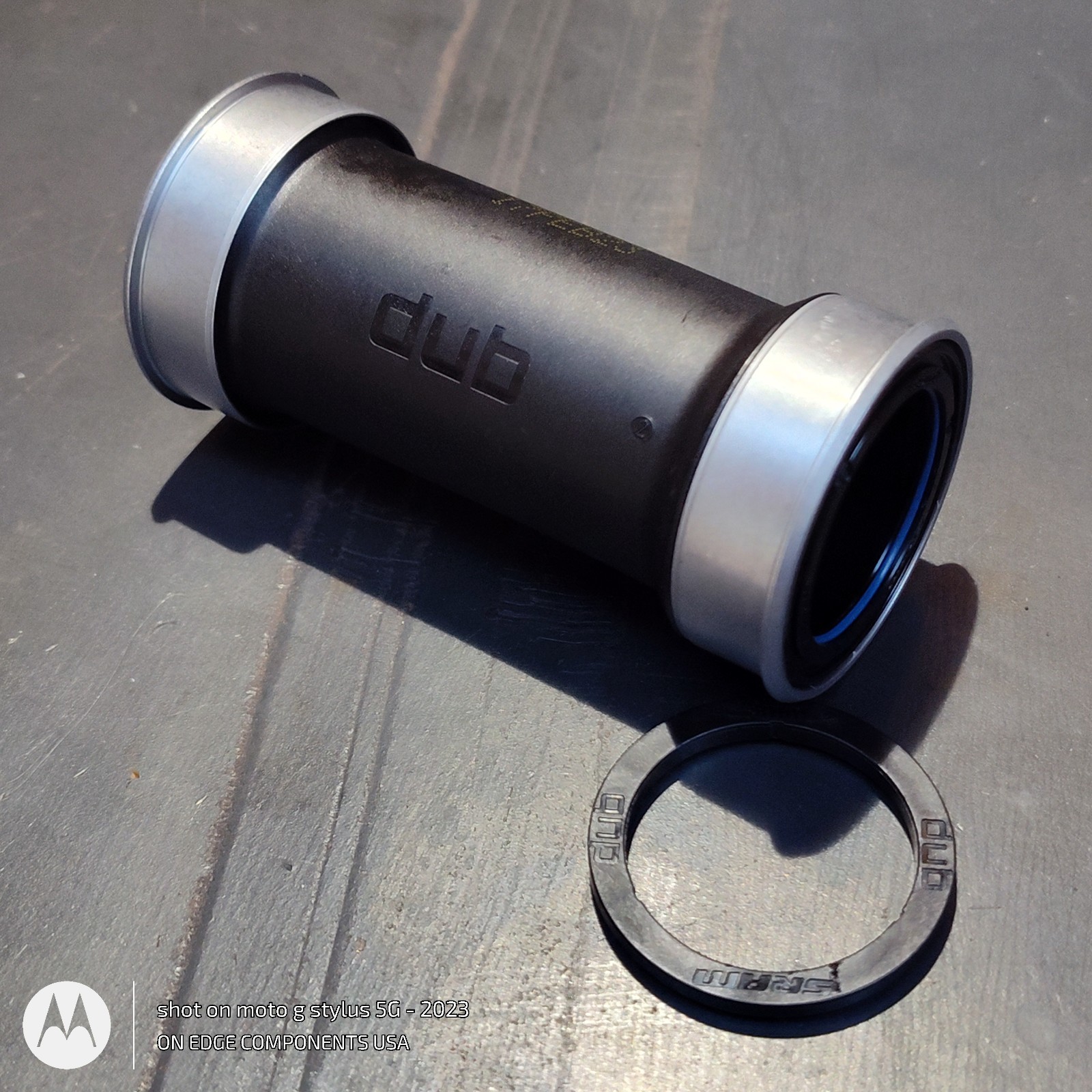SRAM DUB PF86 Press-Fit 86.5 Road Bottom Bracket