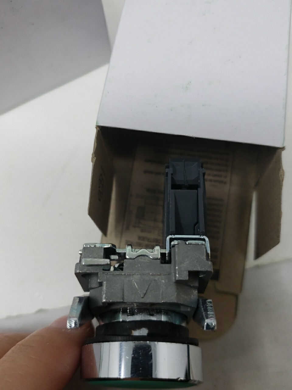 2ct GREEN XB4-BA31 22mm Push Button
