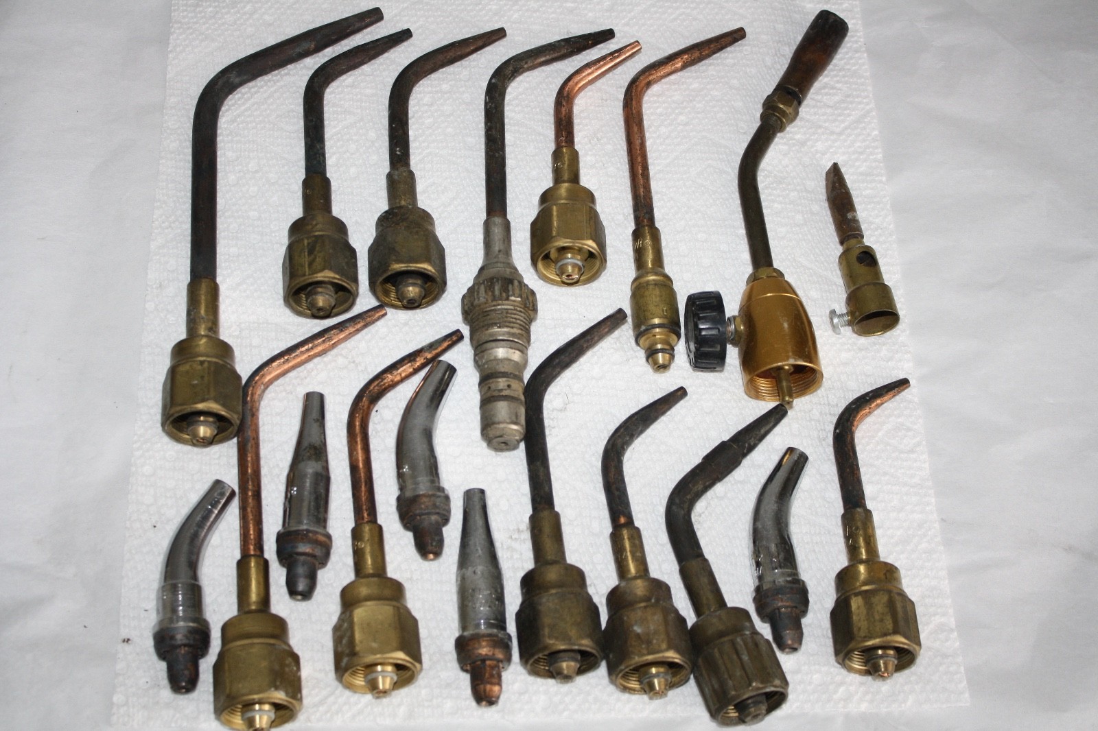 Acetylene Welding Torch & Cutter Tips Lot of 19 Mostly VICTOR