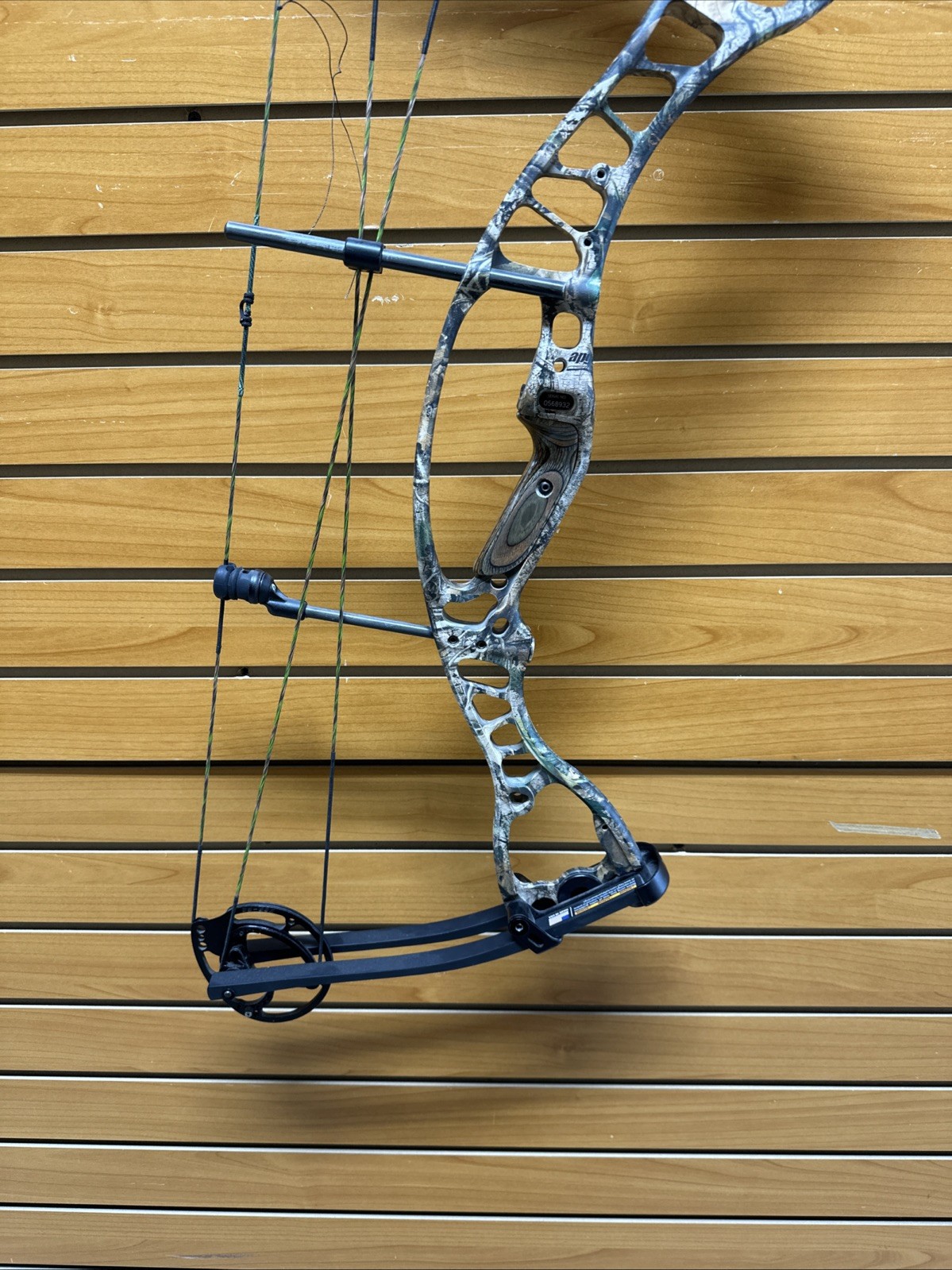 Hoyt Alpha Max 32 Compound Bow - RH - #3 Cam - #3 Mod