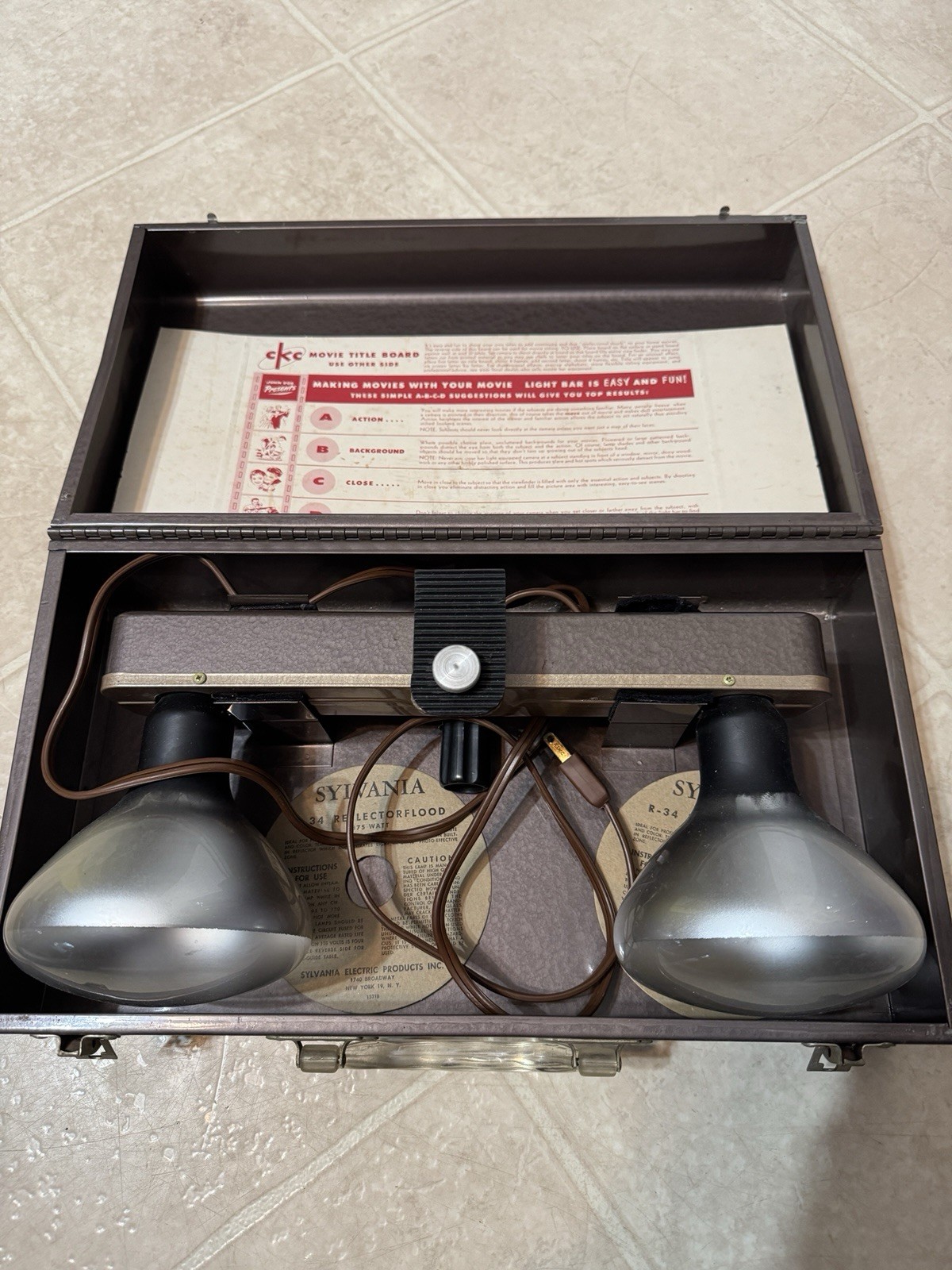 1960's CKC Portable Light Bar in Metal Case for Photo or Movies With Title Board