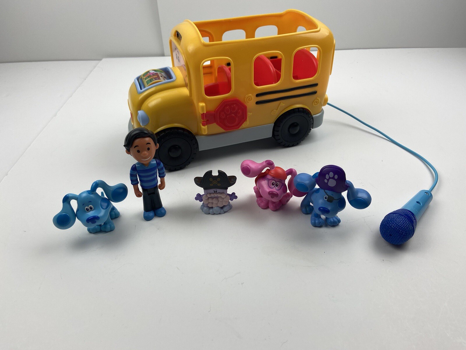 Blue’s Clue & You Sing Along Bus Sings Songs With Microphone And Figures Pirate