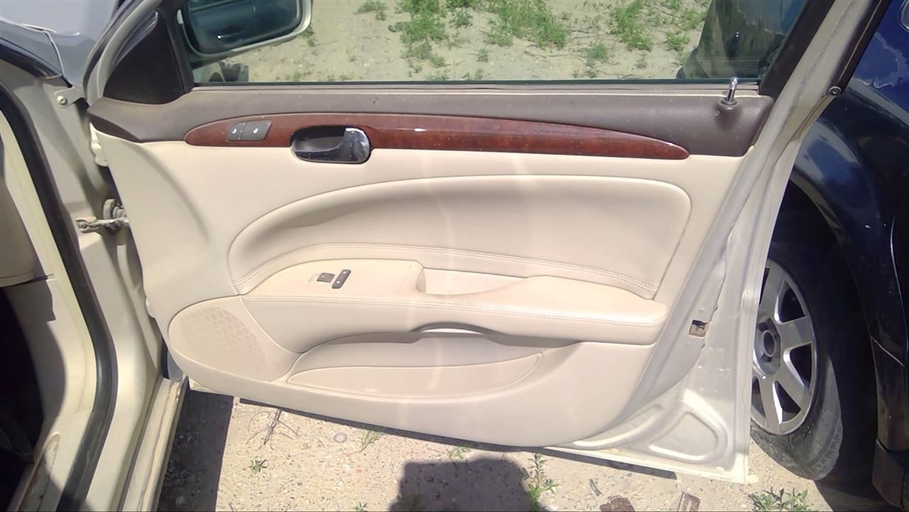 Audio Equipment Radio AM-FM-CD-MP3 Opt US8 Fits 06 LUCERNE 931515