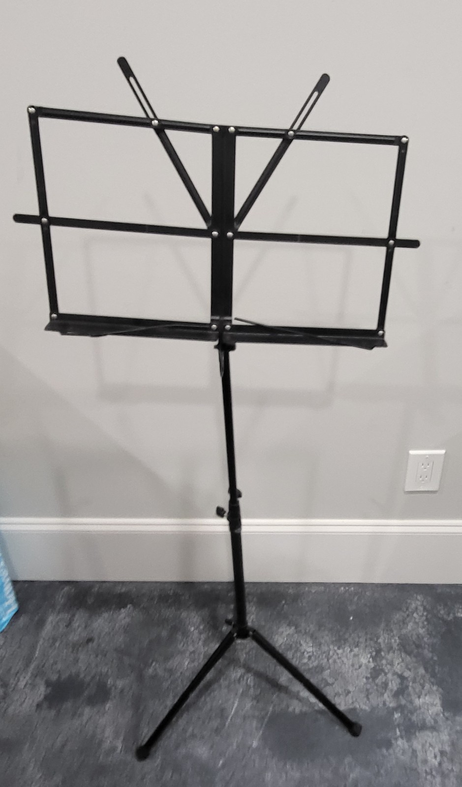 Black Metal Adjustable Simba Music Stand with Adjustable Shoulder Carrying Bag