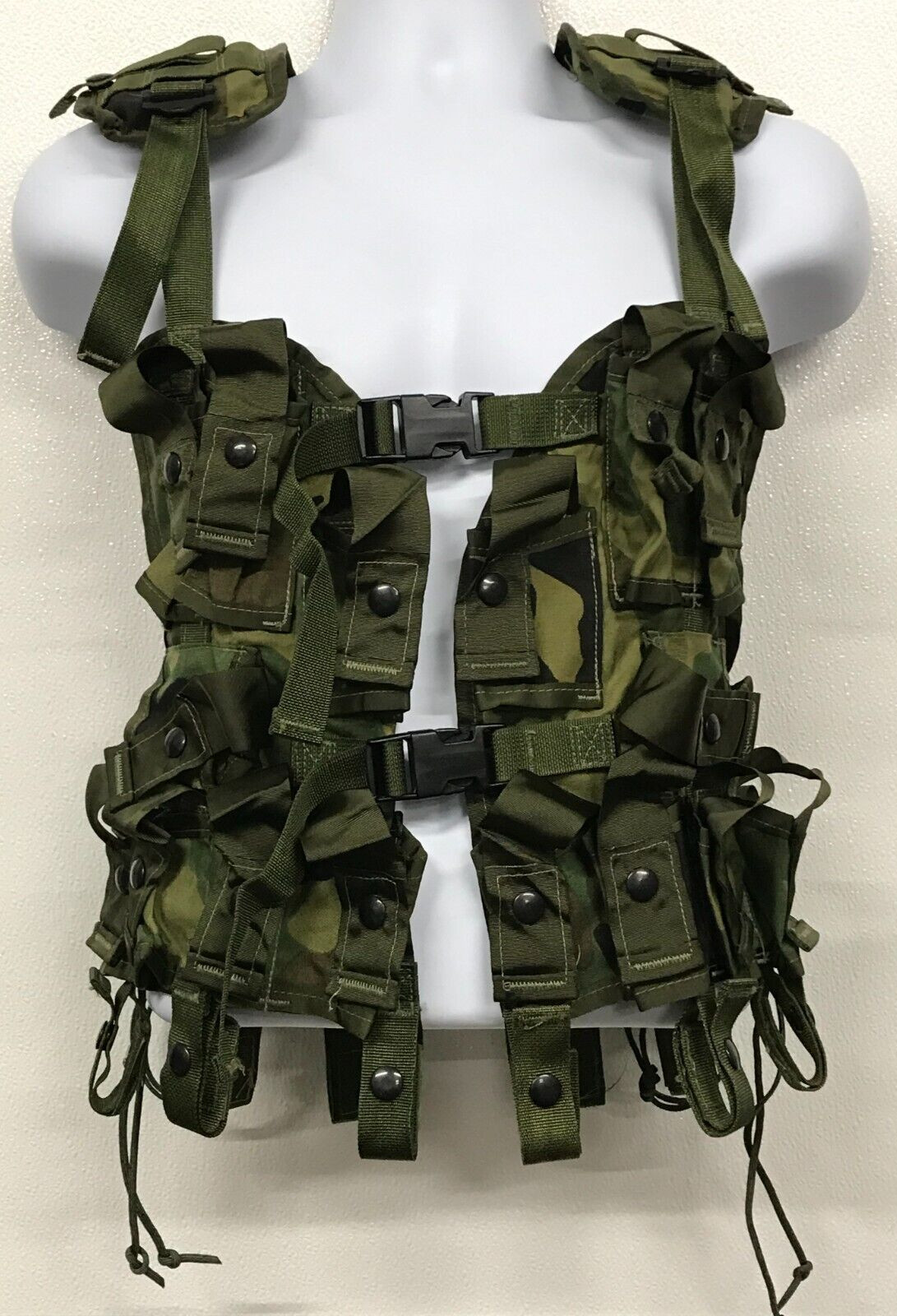 Woodland M81 40MM Ammunition Carrying Vest OSFM USGI NOS