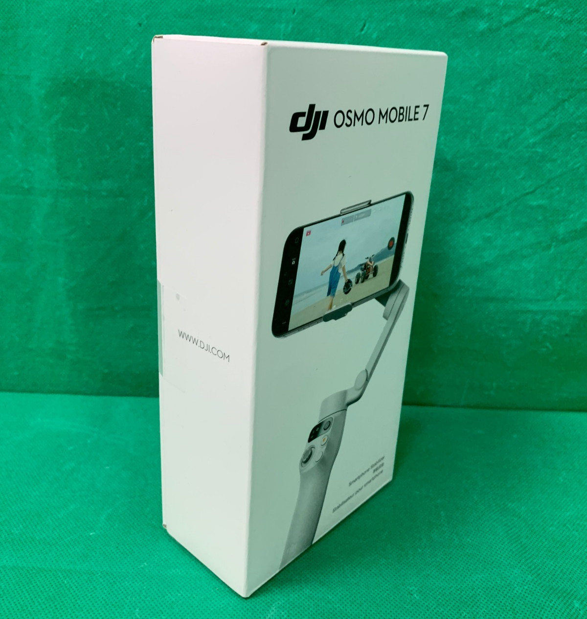 DJI Osmo Mobile 7 Smartphone 3-Axis Gimbal Stabilizer - Gray