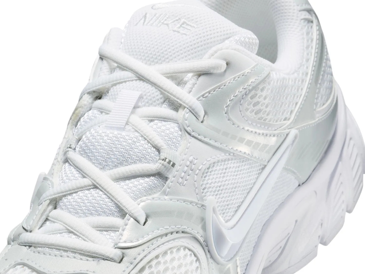 Nike V5 RNR Sneaker - Men's