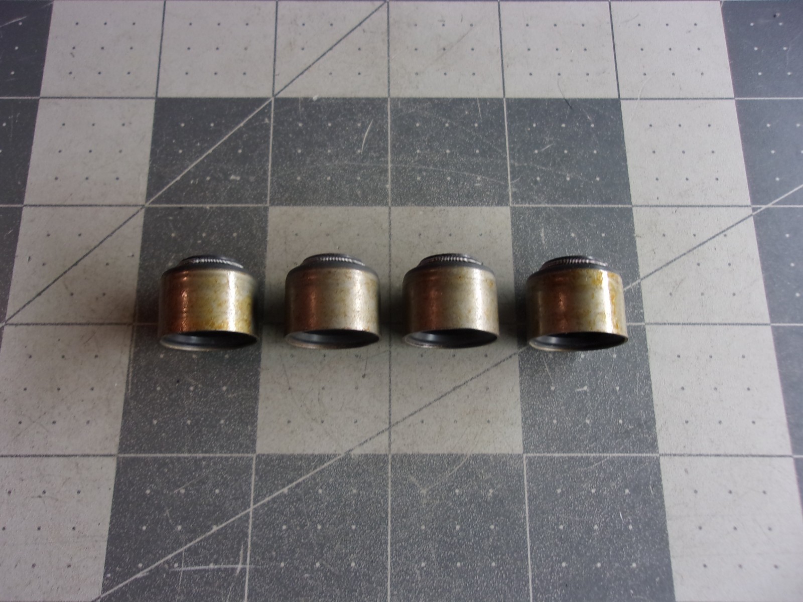 PEP UY0417 (4) Valve Stem Seals