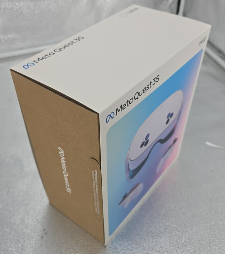 Meta - Quest 3S 256GB White Refurbished VR Mixed Reality Headset 2024 - White