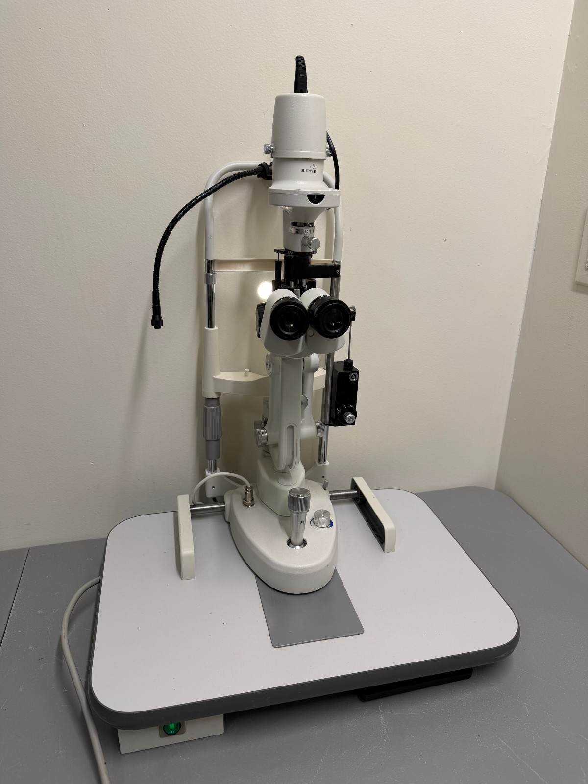 Gilras GR-36  Slit Lamp W/ HAAG STREIT TONOMETER