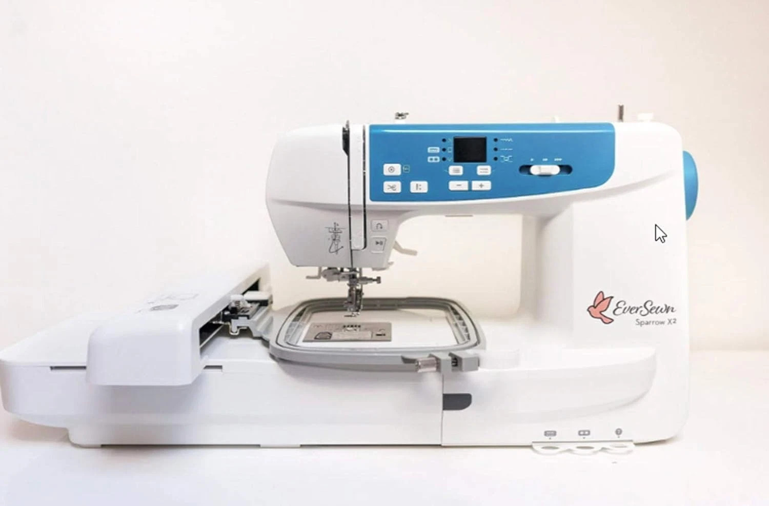 EverSewn Sparrow X2 Sewing & Embroidery Machine w/ Hoops  New in Box