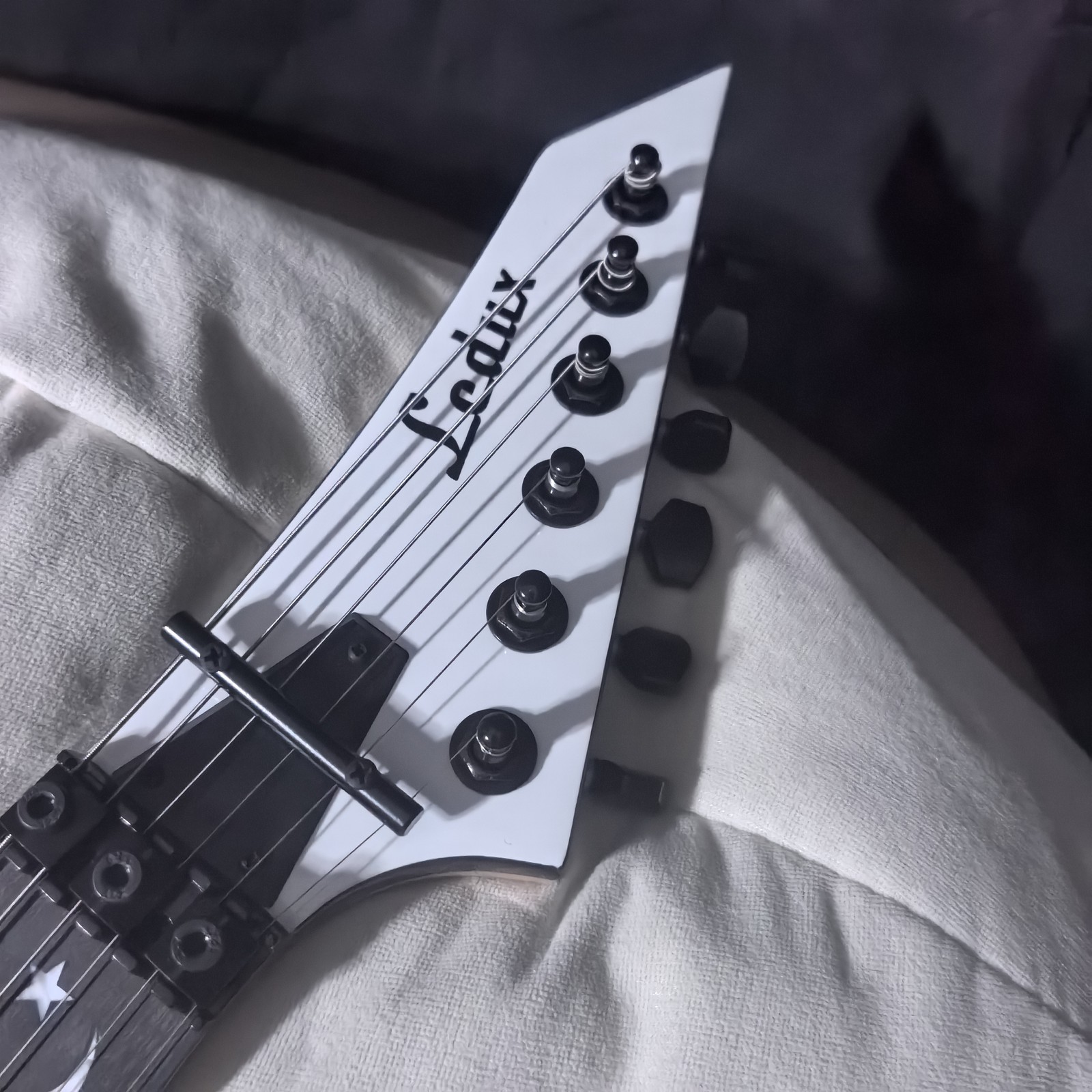 New moon Solid body white Electric Guitar HH Pickups FR Bridge Bone Nut