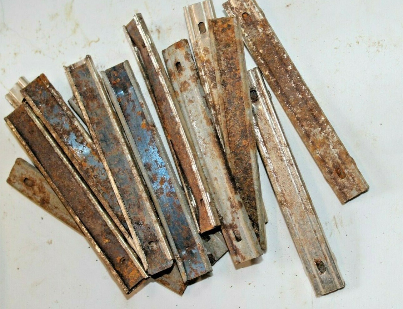 2 Mauser C96 Broomhandle 10 Rounds 7.63x25 9mm Stripper Clip Rusty C344