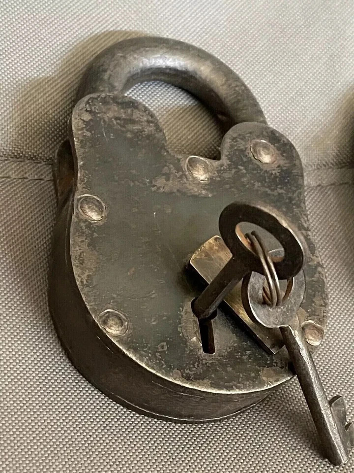 5'' padlock Antique old heavy iron Working lock with 2 keys Lock