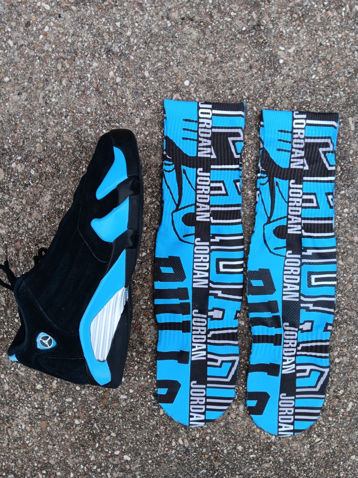 JORDAN 14 UNIVERSITY BLUE SOCKS TO MATCH