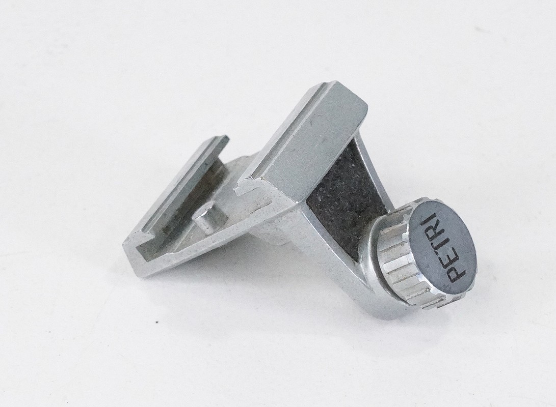 PETRI ACCESSORY SHOE FOR THE PENTA AND THE FLEX (READ)/227287