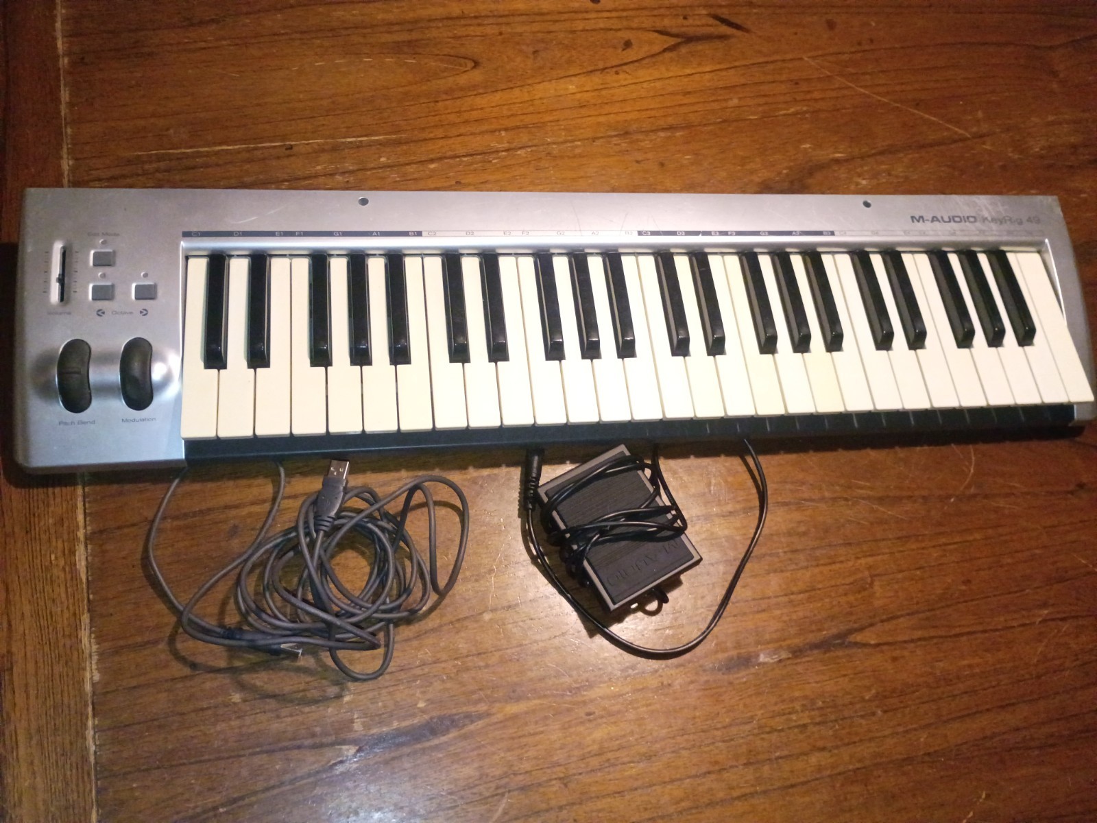 M-Audio KeyRig 49 (With All Chords+ Sustain Pedal)(Scratched But Works Great!)