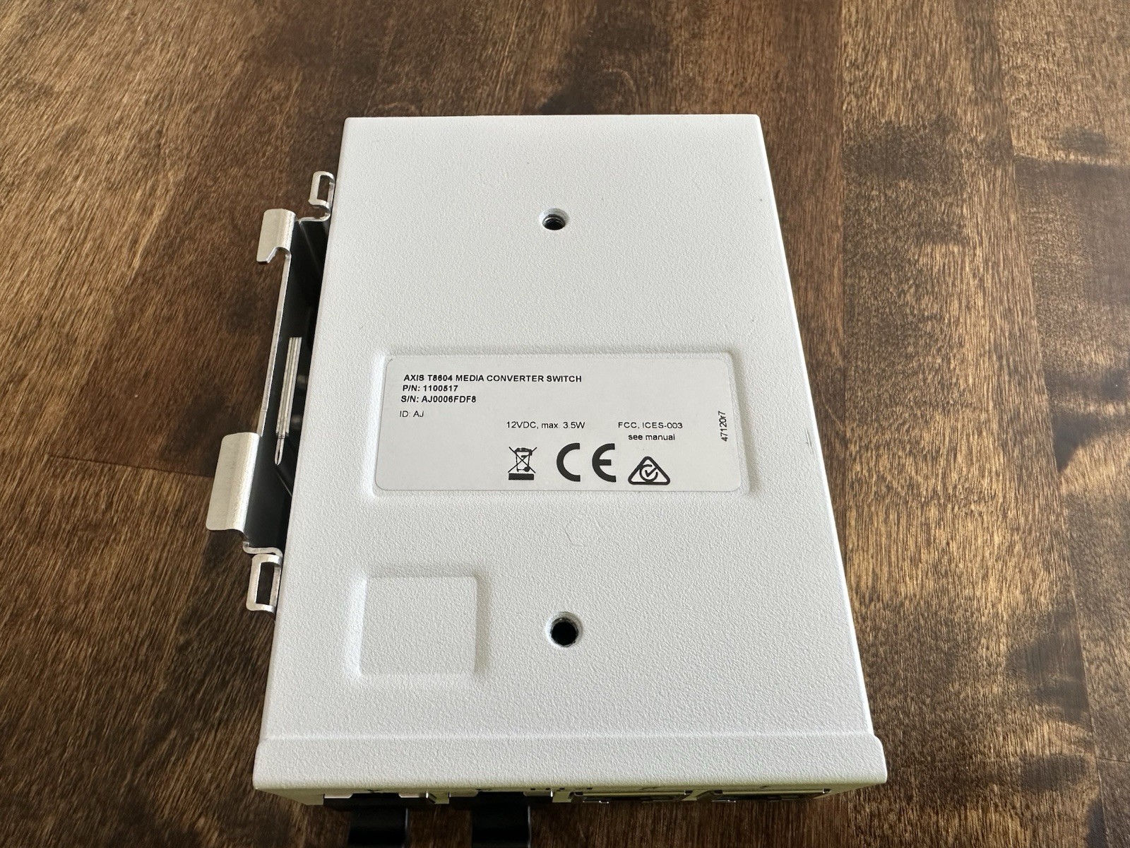 AXIS T8604 Media Converter Switch