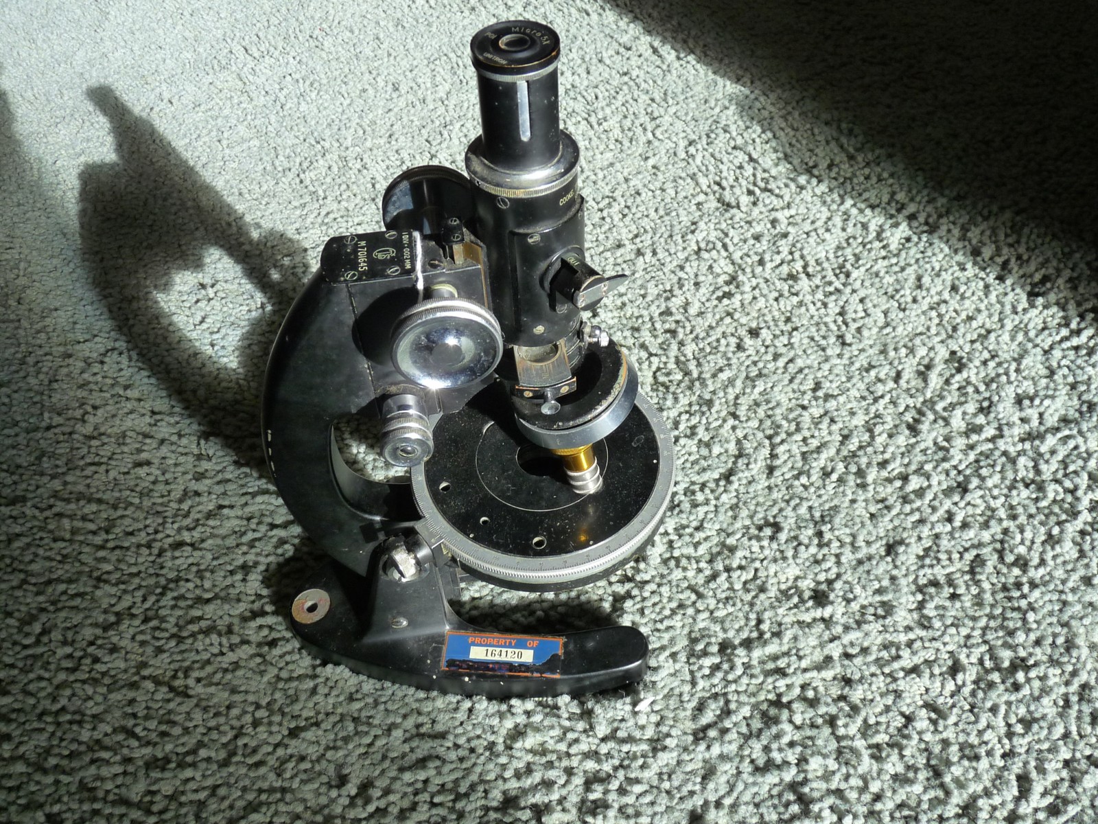 COOKE. TROUGHTON SIMMS MICROSCOPE WITH CASE 890